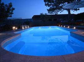 Apartments Tea Pag, khách sạn ở Đảo Pag