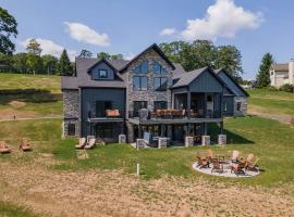 The Crooked Oak Lodge Deep Creek Indoor Pool-Hot Tub-Dogs Welcome, hotel i North Glade
