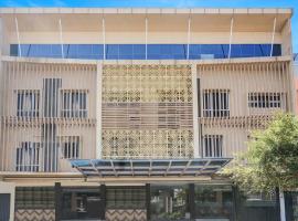 Townhouse Oak Palembang near Palembang Golf Club formerly KR Hotel, hotel poblíž Letiště Sultan Mahmud Badaruddin II. - PLM, Palembang