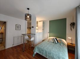 T1 bis r&eacute;nov&eacute; Grenoble et parking, hotel que aceita animais de estima&ccedil;&atilde;o em Grenoble