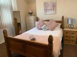 34 - Room 4 - Uplands