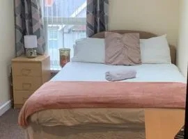 34 - Room 5 - Uplands