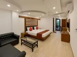 Hotel TJS Royale, Karol Bagh, 2 Mins from Metro