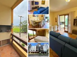 Apto em Torres-RS - menos de 500mts do mar - Smart Tv - Wifi - Varanda com churrasqueira - Garagem para 01 carro - Aceita Pet