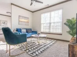 Boulevard Stays Spacious 1BR Suite Pool Parking Gym D