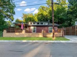 Stockyards Longhorn House, TCU close by