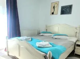 Happy Holiday Apartments