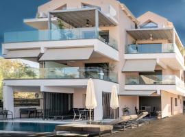 Aqua Lora, ξενοδοχείο στη Νικιάνα