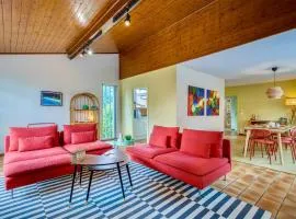Alta House - Central Ferney and Family-Friendly
