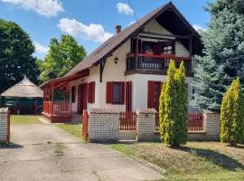 Tisza-Tavi Isteni Vendégház