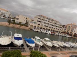 Marina et plage à vos pieds, hotel em Sète
