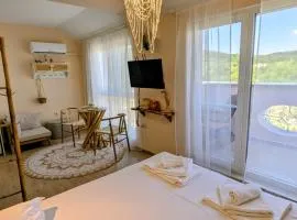 2 Stylish Studios - 100m from Smokinya Kavatsi Beach by Flat Mаnager