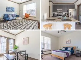 Boulevard Stays Expansive 1BR Suite Pool Parking & Gym