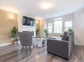 Soothing Minimalist Escape - Suite with Balcony & Fireplace
