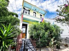 Ursulines Historic Creole Mansion Steps to QTR Historic Getaways W Pool