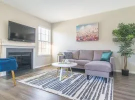 Boulevard Stays Tranquil 1BR King Suite Pool Gym Parking 01
