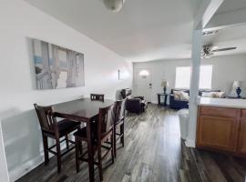 Cozy 1 bed 1 bath Condo with pool, close to beach, khách sạn ở Biloxi