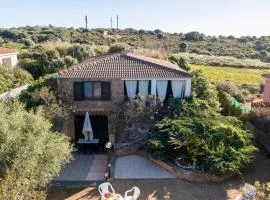 House 6 beds surrounded by greenery between Badesi and Isola Rossa