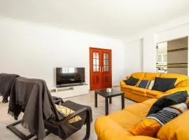 Topside Luz Guesthouse