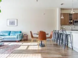 Boulevard Stays Bright 1BR Suite Pool Parking Gym J