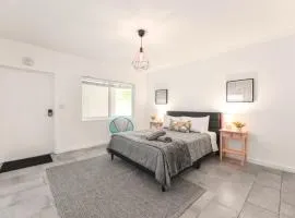 Coastal Studio Stay Near the Beach