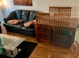 3 beds in a 2 bedroom COSY apartment located close to city centre Glasgow