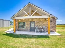 1 Mi to Lake Texoma Expansive Outdoorsy Escape!