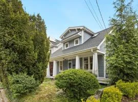Unique And Central In Eastport