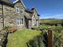 2 Railway Cottages