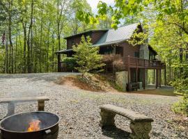 Boujee Bear Lodge - A Peaceful Cabin in the Woods &ndash; domek wiejski 