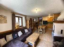 Résidence La Maison Blanche - Maison de village au coeur des Allues proche des commerces et de la télécabine MAE-9753, hotel i Les Allues