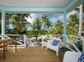 Bica Bung - New! Private Beachfront Cottage French Leave Beach bungalow