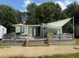 Luxe 6 p Chalet 5 sterren vakantiepark Meerwijck Groningen, hotel v destinaci Kropswolde