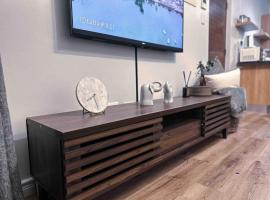 A home away from home cosy luxurious compact 1 bed, hotel in Centurion