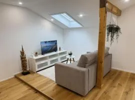 AVINORA Moderne Ferienwohnung mit Balkon zwischen Chiemsee & Kampenwand
