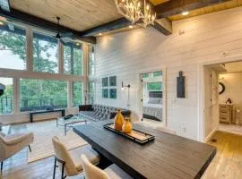 Mountain Abode - Luxury Cabin with Hot Tub