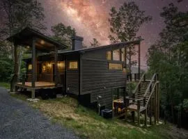 Mountain Abode - Luxury Cabin with Hot Tub