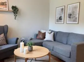 Romslig leilighet med 2 soverom - GRATIS PARKERING