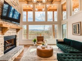 Modern Luxury - EV Charger Hot Tub & Epic Views, Hotel in Blue Ridge