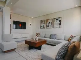 Le Bohemian 2 chambres proche Plage des Nations avec Vue sur mer