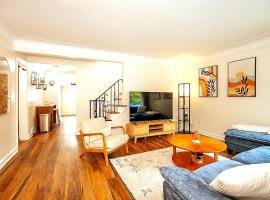 South Euclid 4BR Luxe Escape with Game room and BBQ，South Euclid的Villa