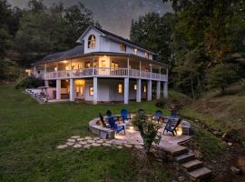 Creekside Manor - Secluded 30-Acre Family Retreat, hotel i Ellijay