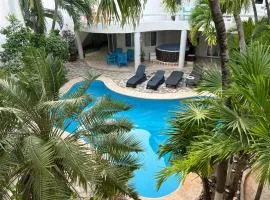 blue angel 15 cerca de la playa