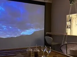 Lhouseー遊べる宿ビリヤード 大型スクリーン 岡山駅徒歩15分