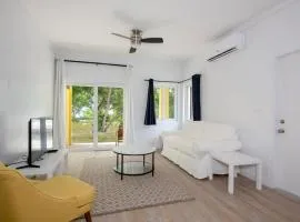 Laughing Bird 1BR #1 - Brand New Stylish Apartment, Pool, Beach condo