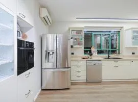 Blue Bay Mansion - Luxury Villa - 4BD