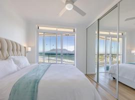 Luxury Beachfront-LaVista with Mountain & Ocean views, готель у місті Блуберґстранд
