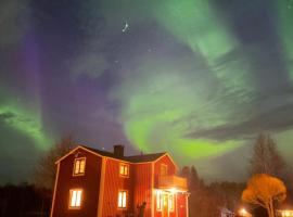 Cozy Family Villa for aurora lovers, hotel que aceita animais de estima&ccedil;&atilde;o em Byske