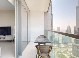 Exclusive Burj Khalifa View Luxury 2BR Next to Dubai Mall - Like Home