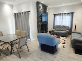 Dinas Accommodation House Oranjemund, cabana o cottage a Oranjemund